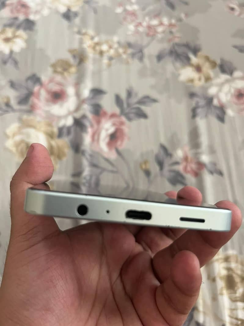 Samsung Mobile A06 1