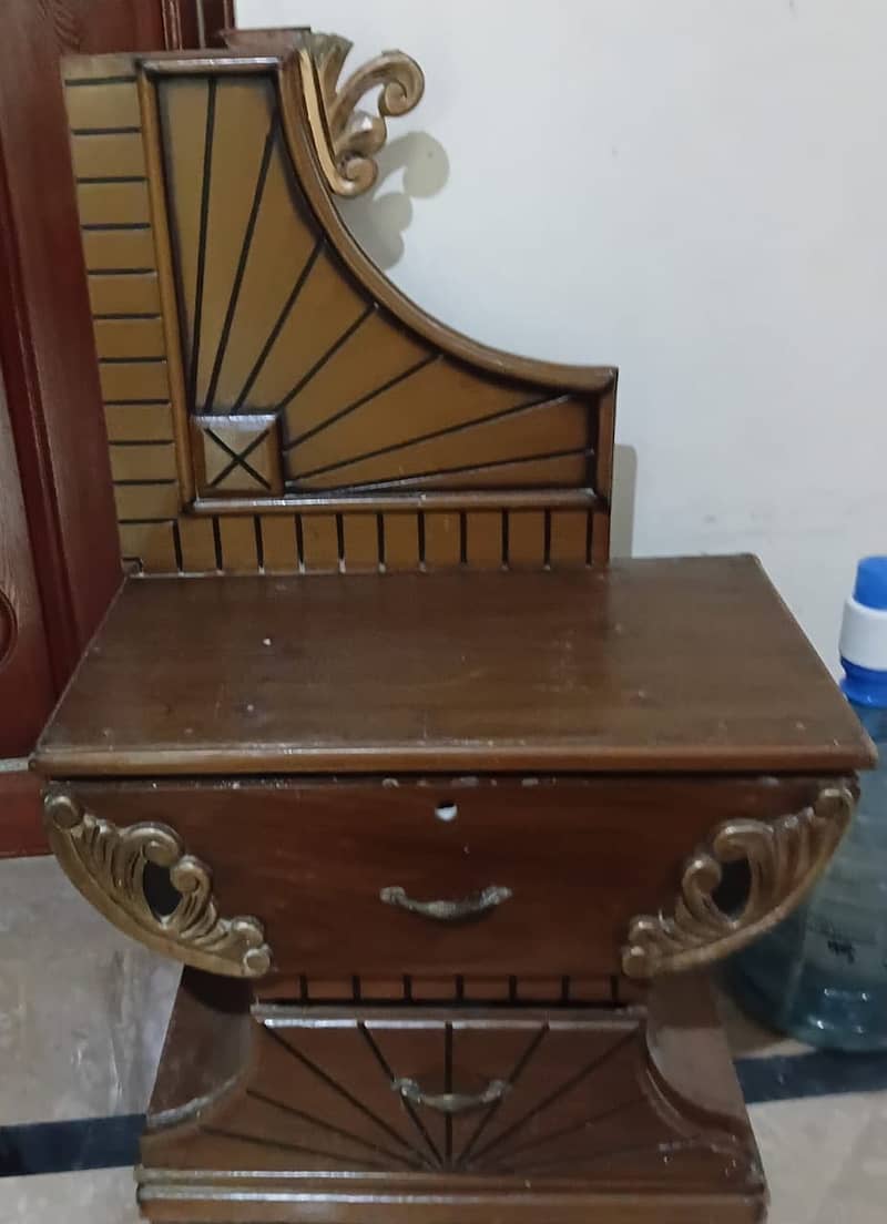 Double bed with side tables 2