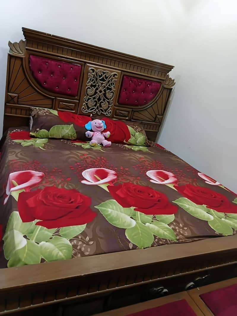 Double bed with side tables 4