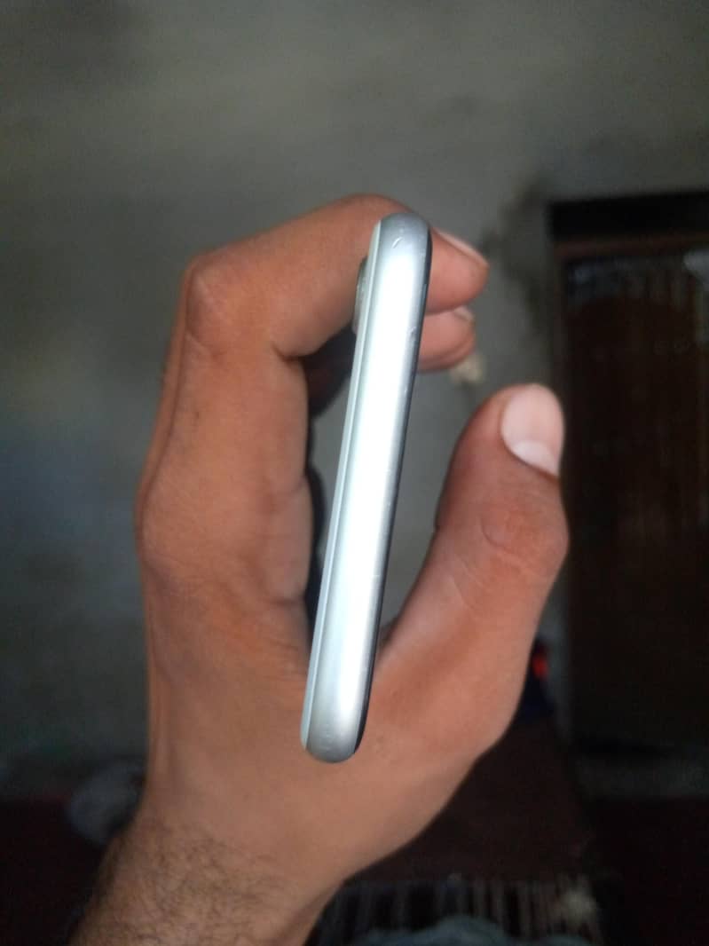 Apple iPhone SE 3