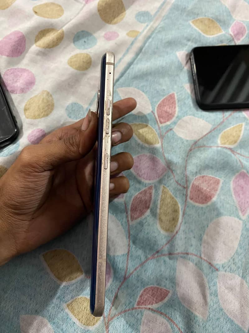 LG v60 1