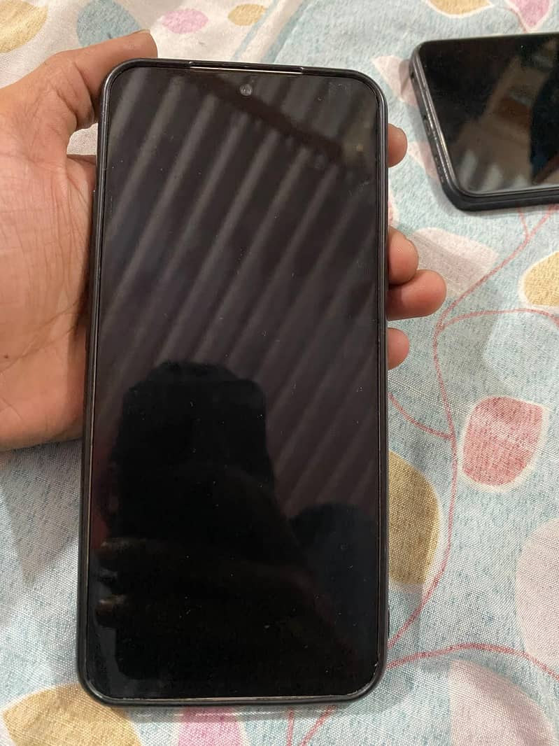 LG v60 2