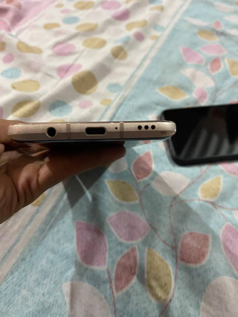 LG v60 4