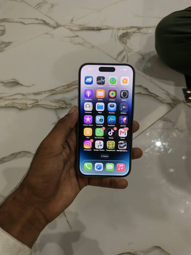 Apple iPhone 15 cycle count 51 2