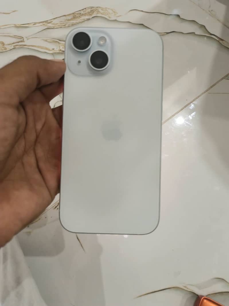 Apple iPhone 15 cycle count 51 3