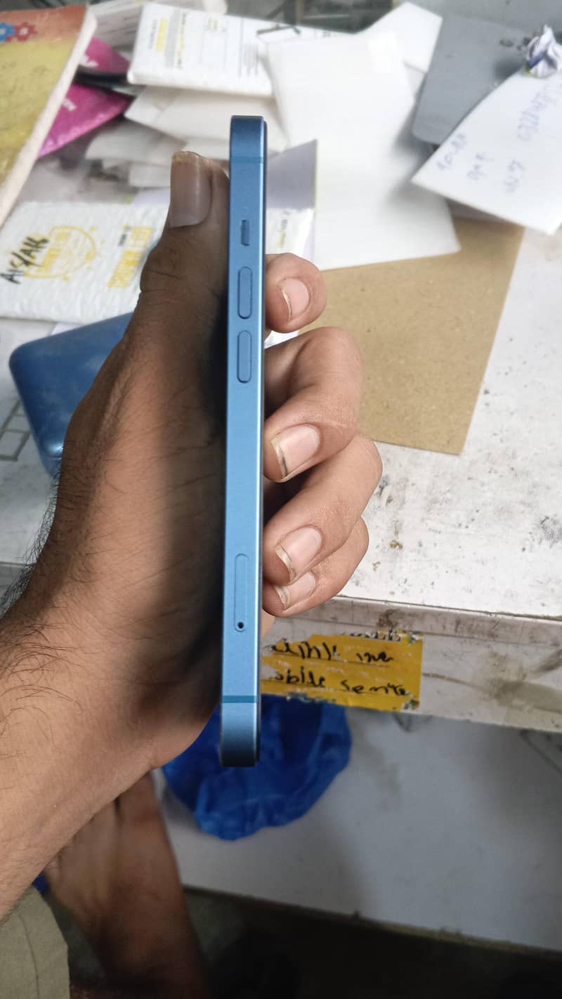 Apple iPhone 13 3