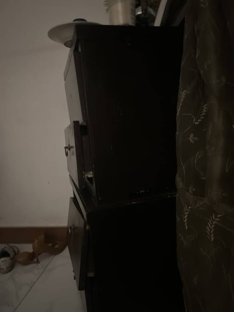 Side tables 1