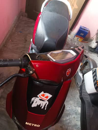 metro T9 scooty with out battery+charger