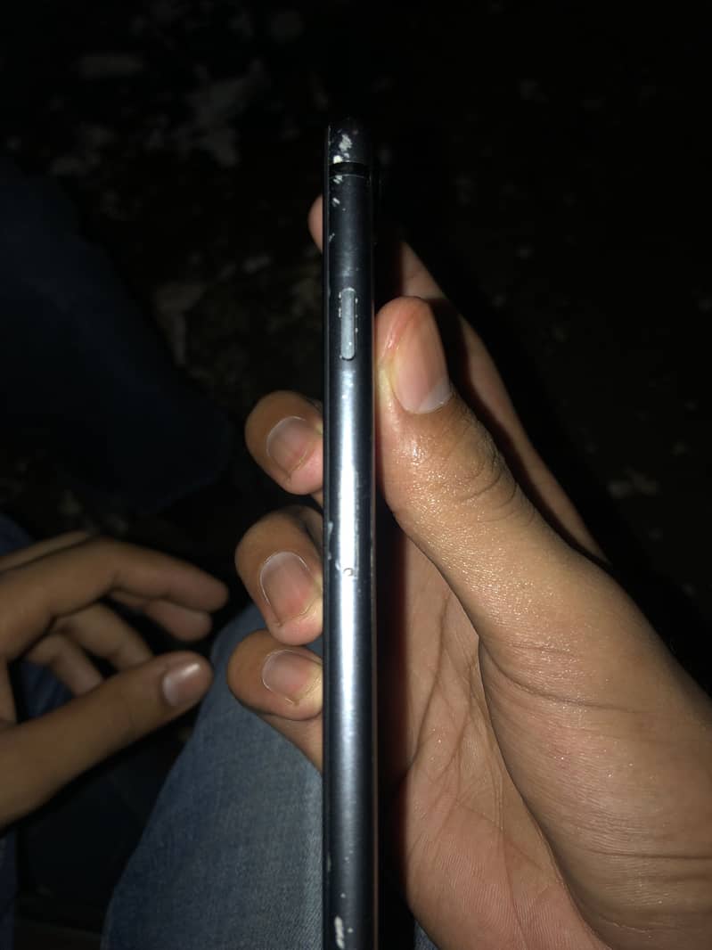 Apple iPhone 8 Plus 2