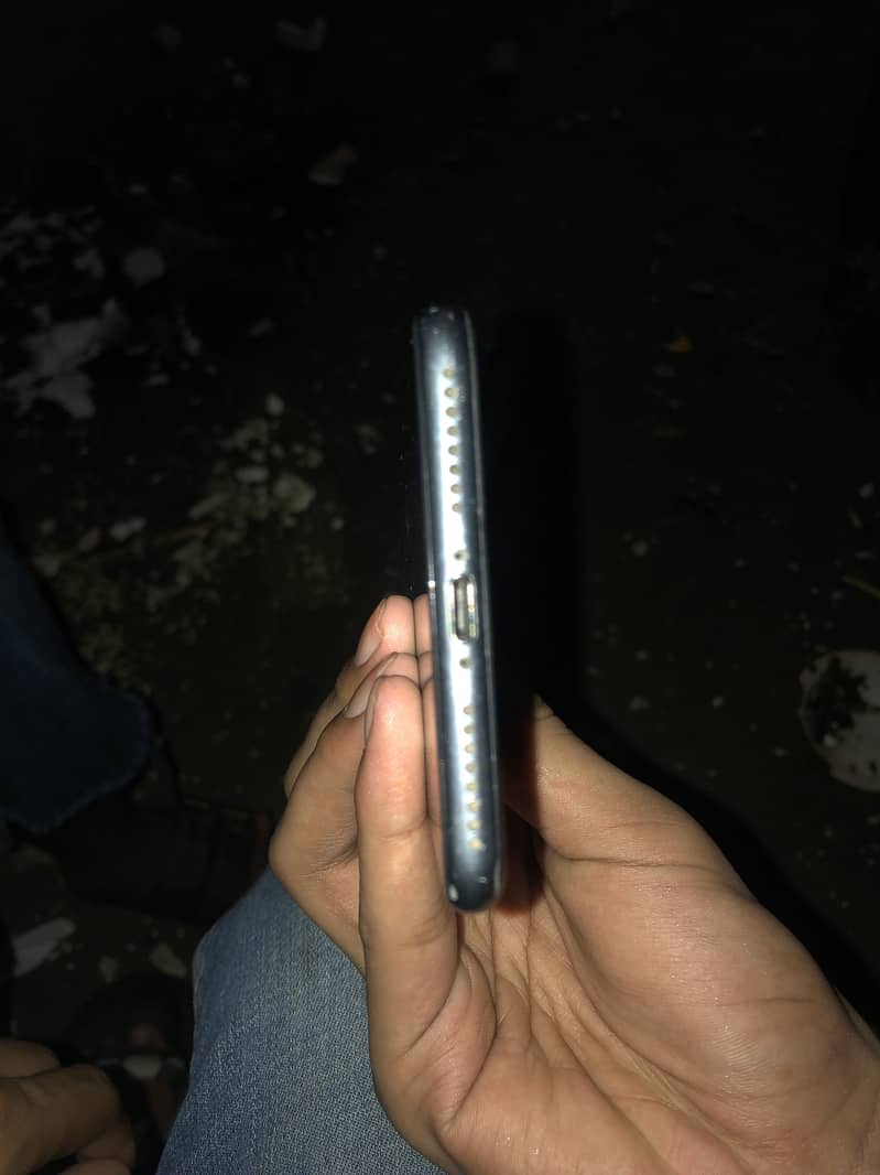 Apple iPhone 8 Plus 5