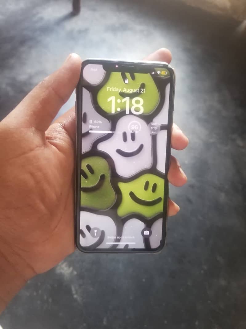 Apple iPhone X 3
