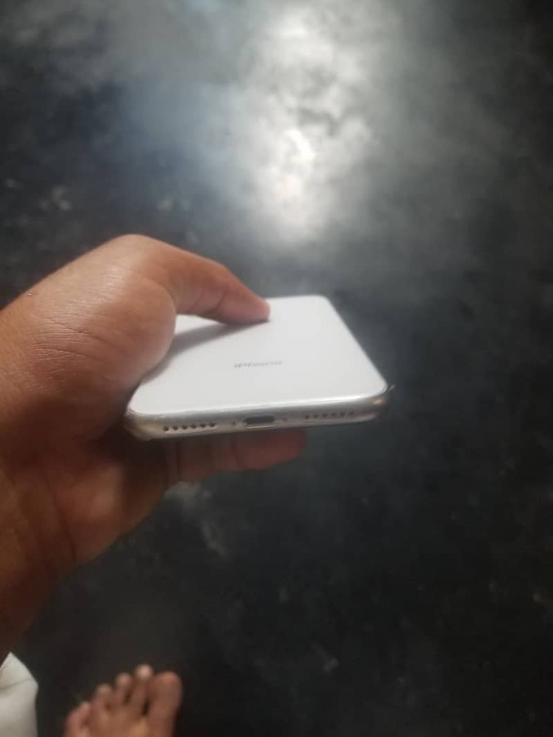 Apple iPhone X 6