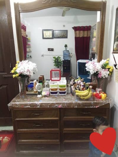 dressing table 2 year's used only