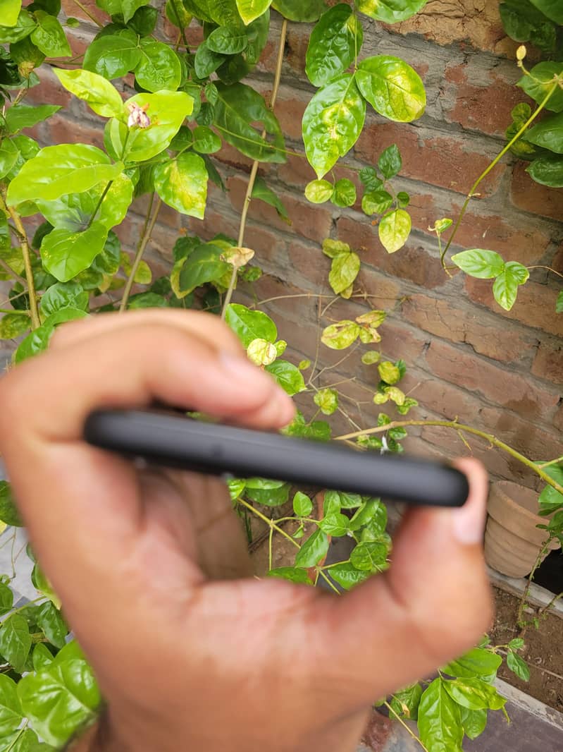 Google Pixel 4 (6/64) 4