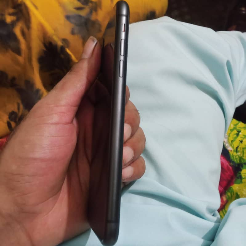 Apple iPhone 11 2