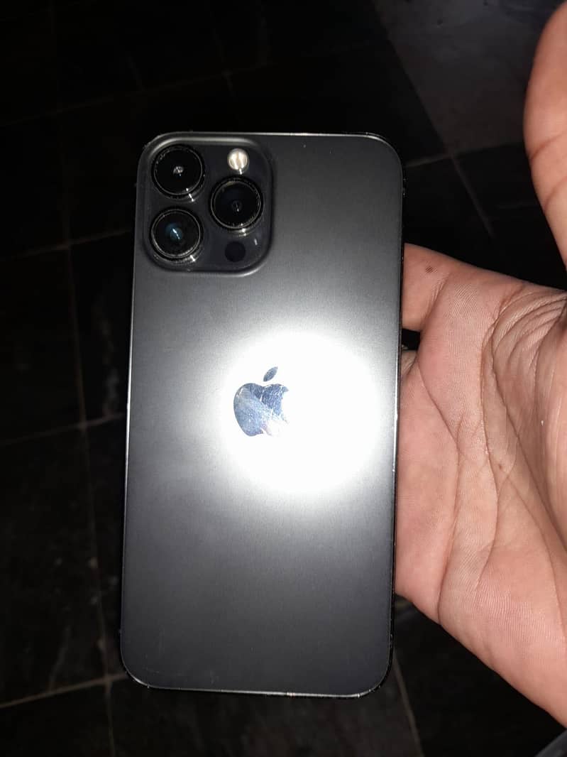 Apple iPhone 13 Pro Max 3