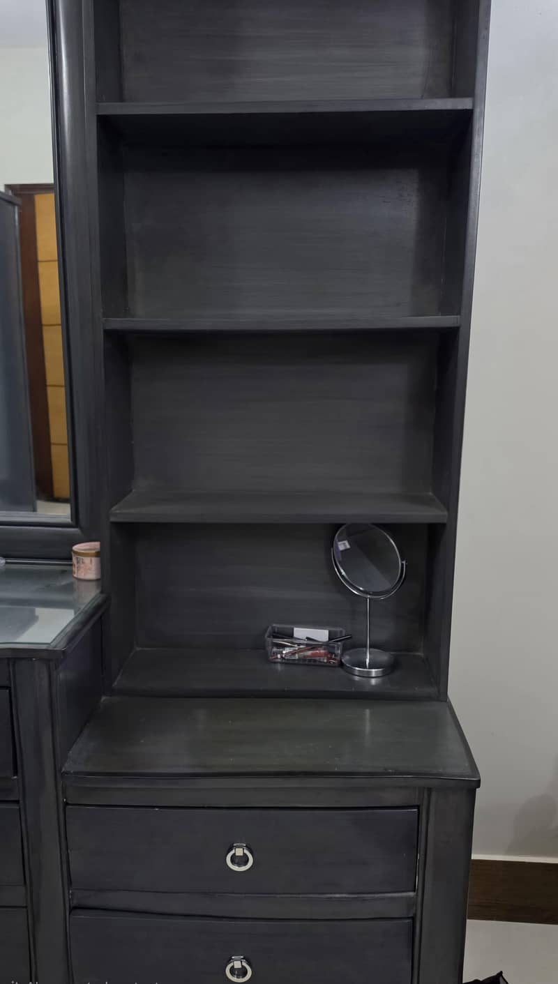 Dressing Table 2
