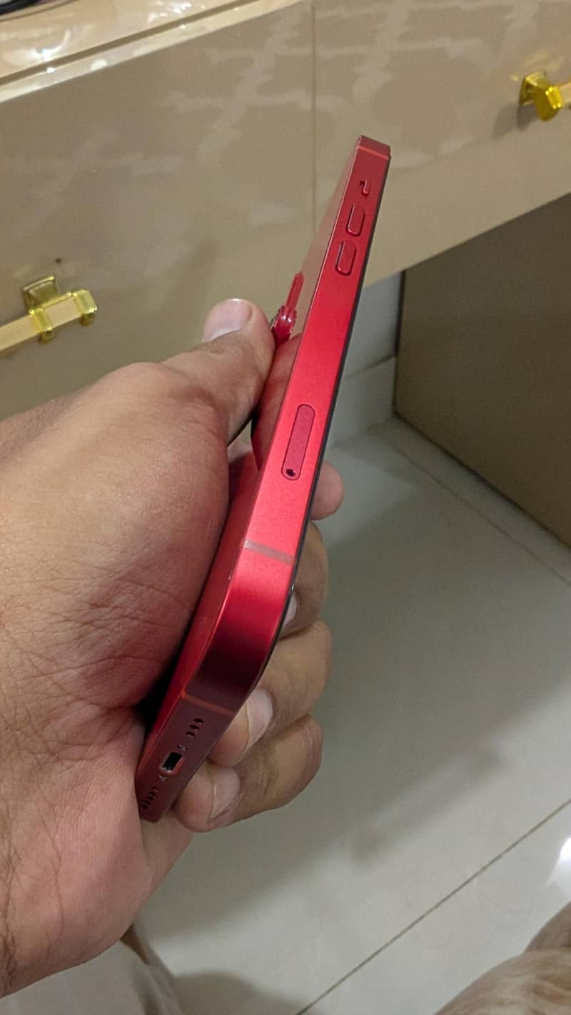 Apple iPhone 13 3