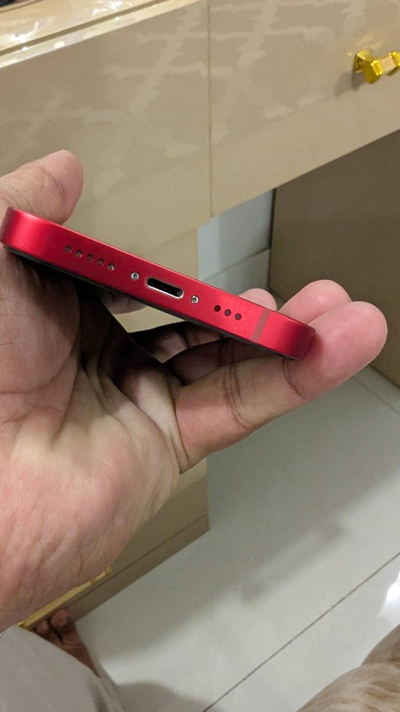 Apple iPhone 13 4