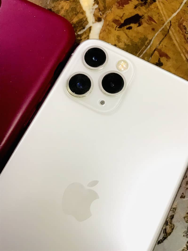Apple iPhone 11 Pro 1