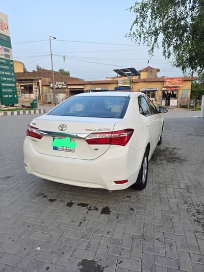 Toyota Corolla Altis 1.6 Automatic 2015-Model
