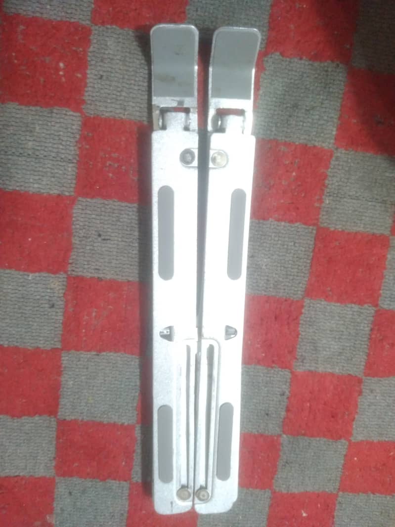 laptop stand 3