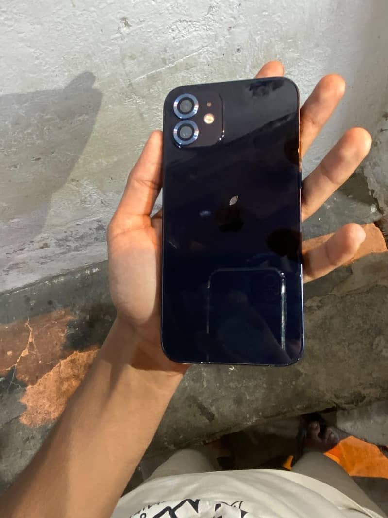 Apple iPhone 12 2