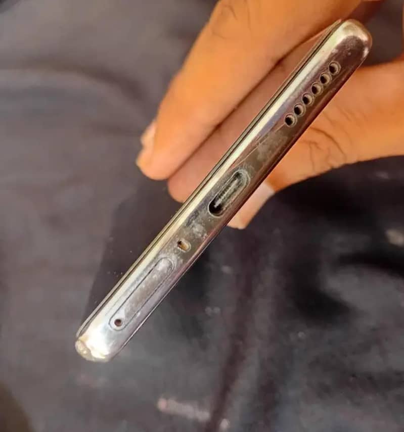 Tecno CAMON 40 Pro 0