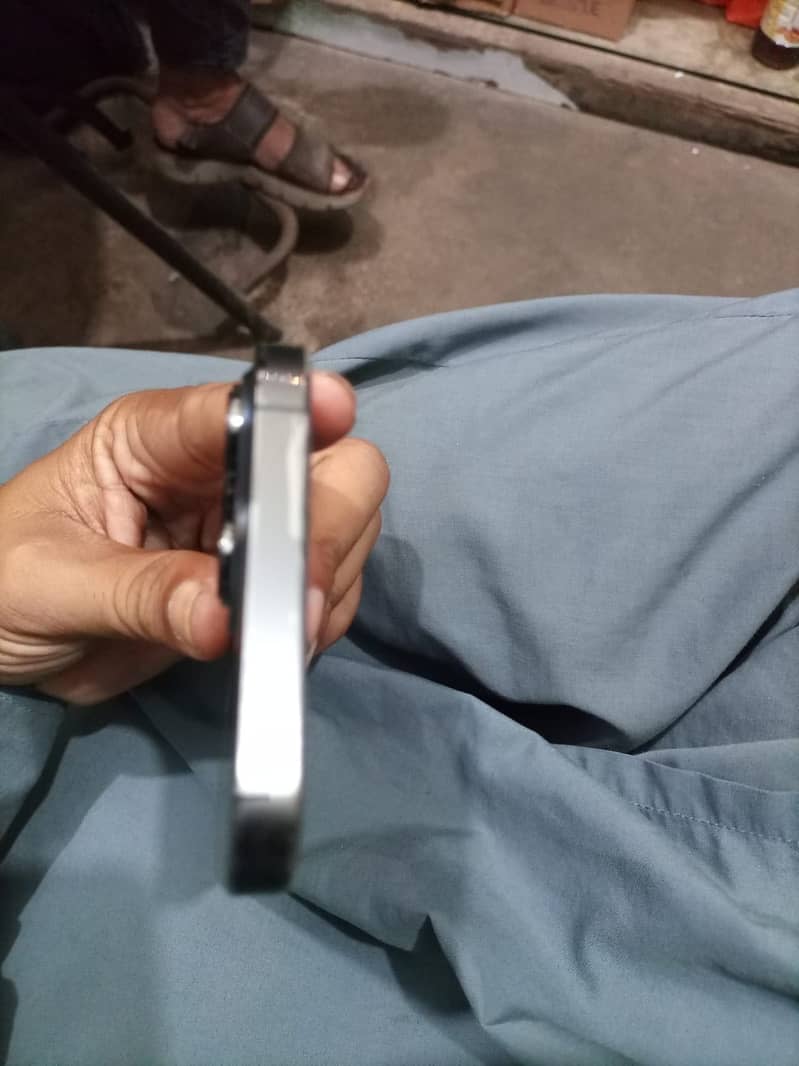 iPhone 13 Pro Max 5