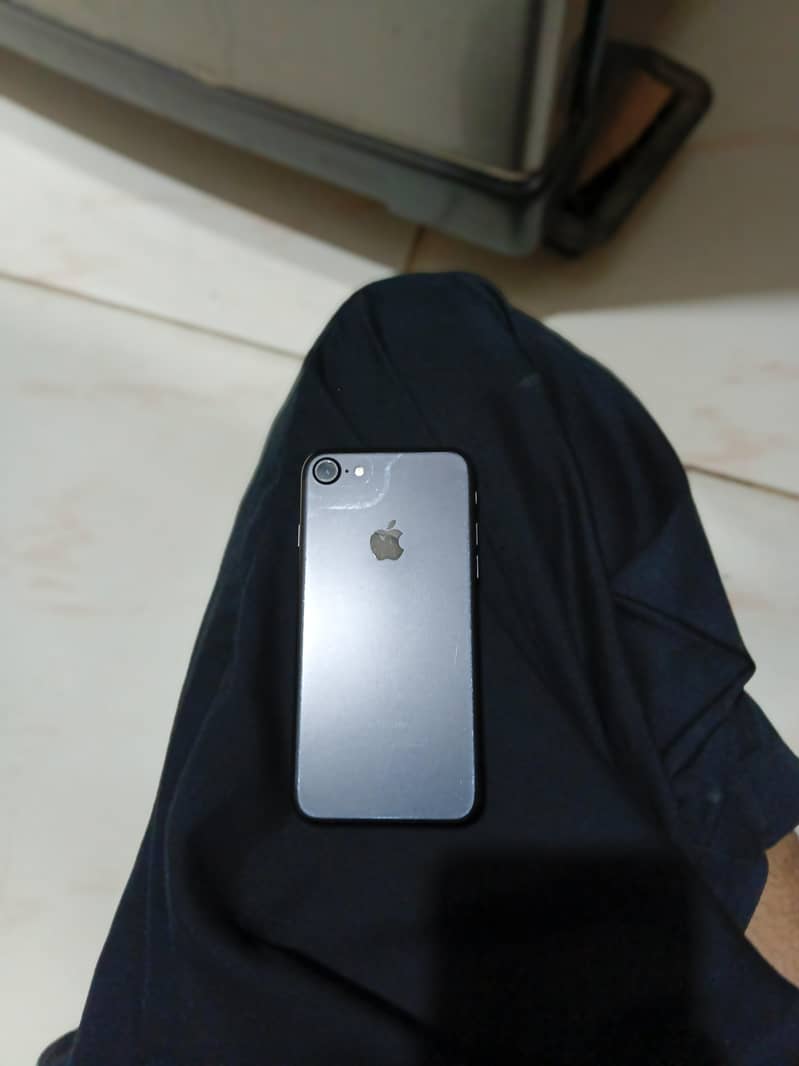Apple iPhone 7 5