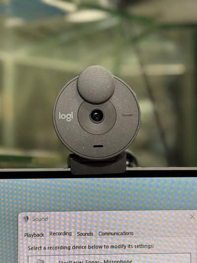 Logitech Brio 305 Webcam 1080P Privacy Shutter 10 by 10 Condition