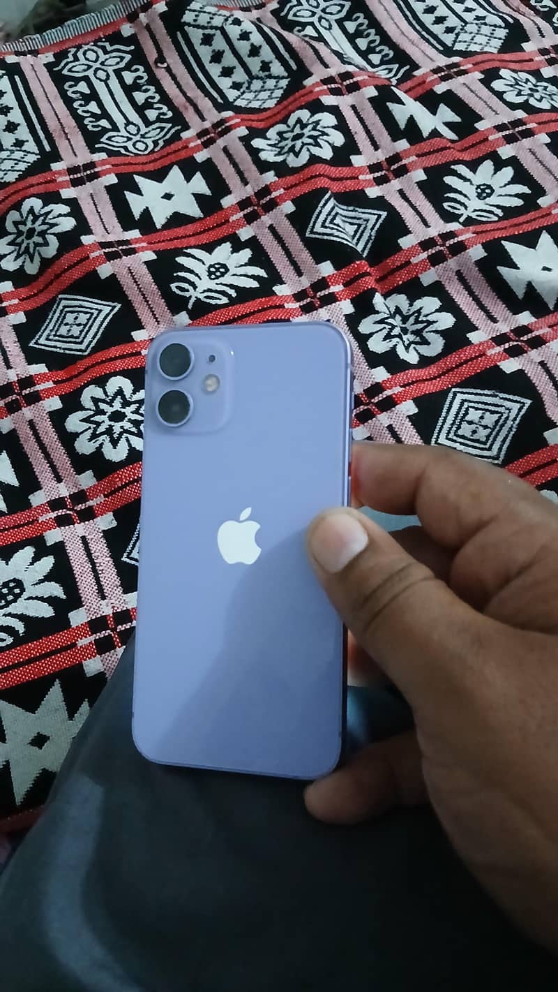 Apple iPhone 12 mini 6