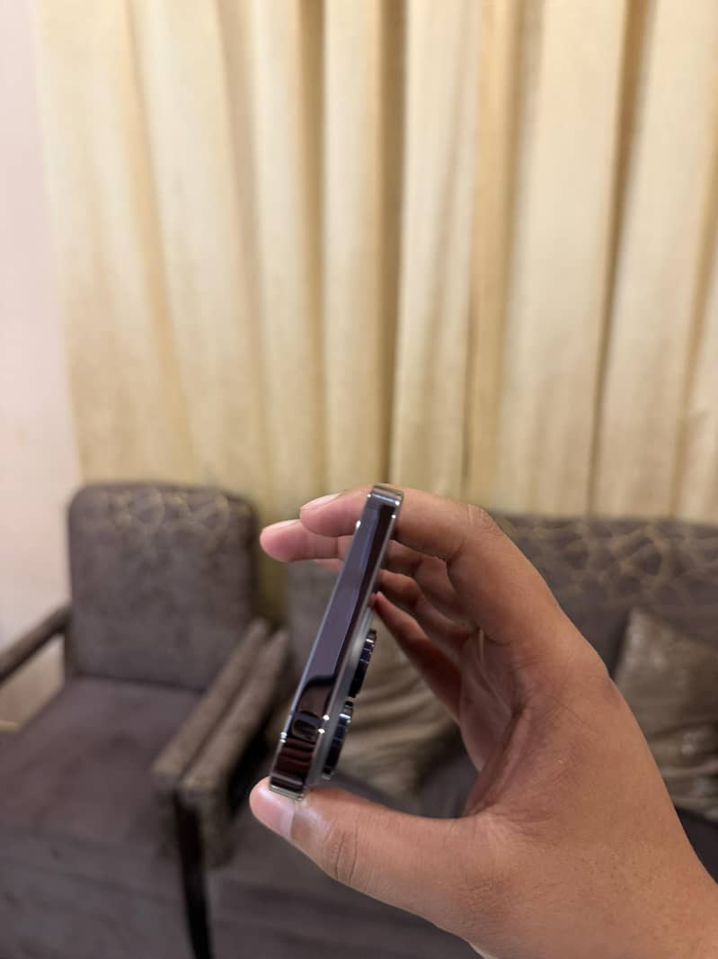 iPhone 14 Pro 4