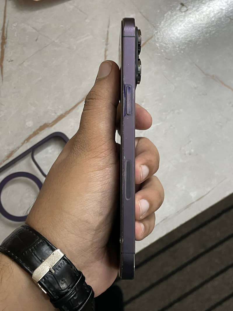 Apple iPhone 14 Pro Max 4