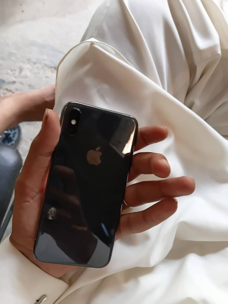 Apple iPhone X 3