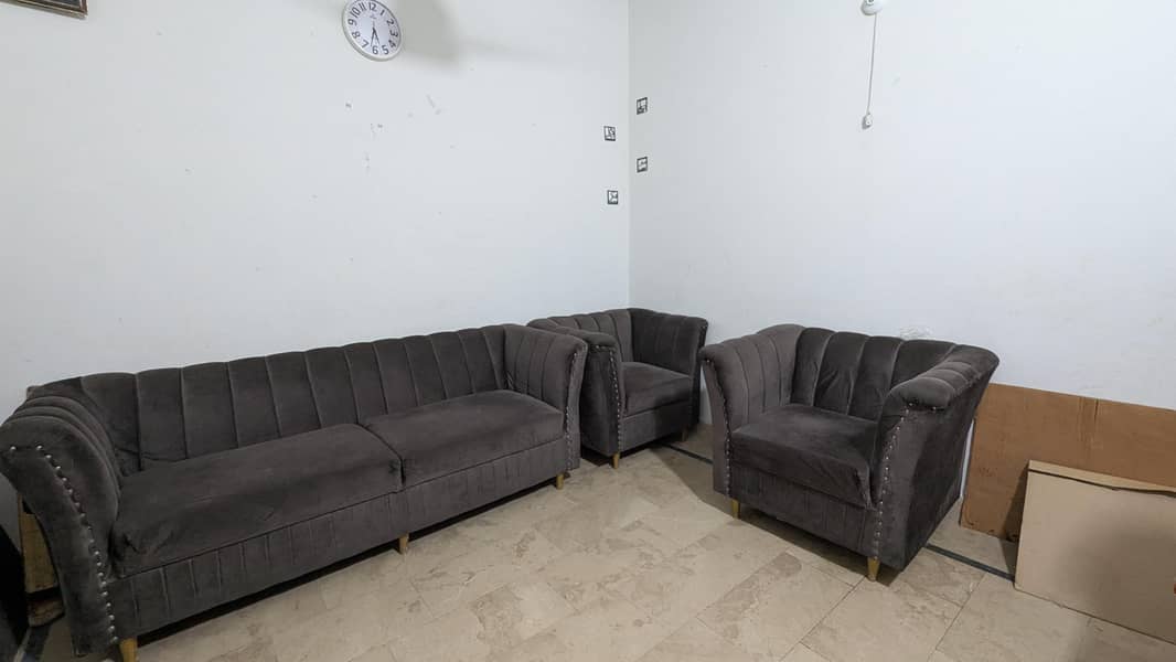 5 seater sofa 0