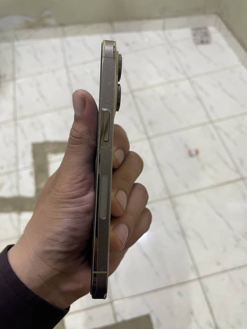 Apple iPhone 14 Pro 3