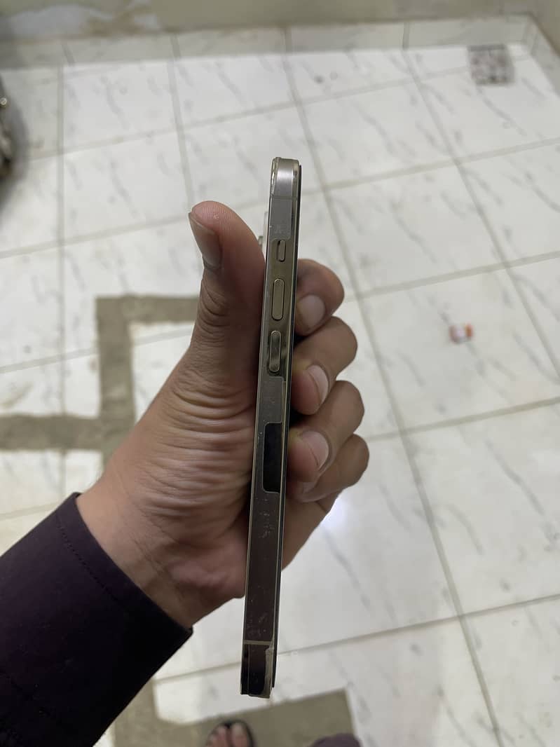 Apple iPhone 14 Pro 4
