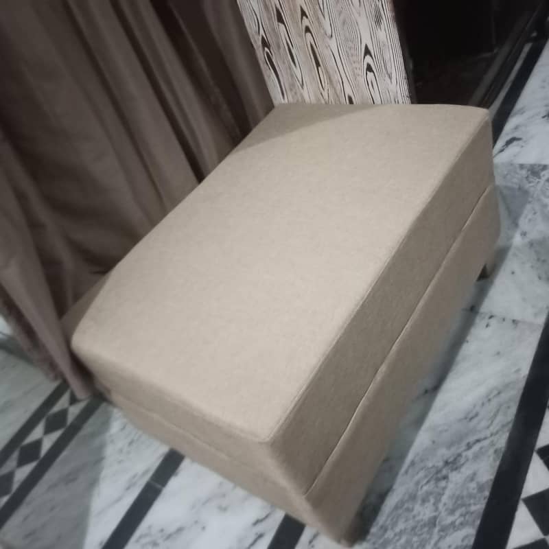 Lshape sofa excellent condition 2