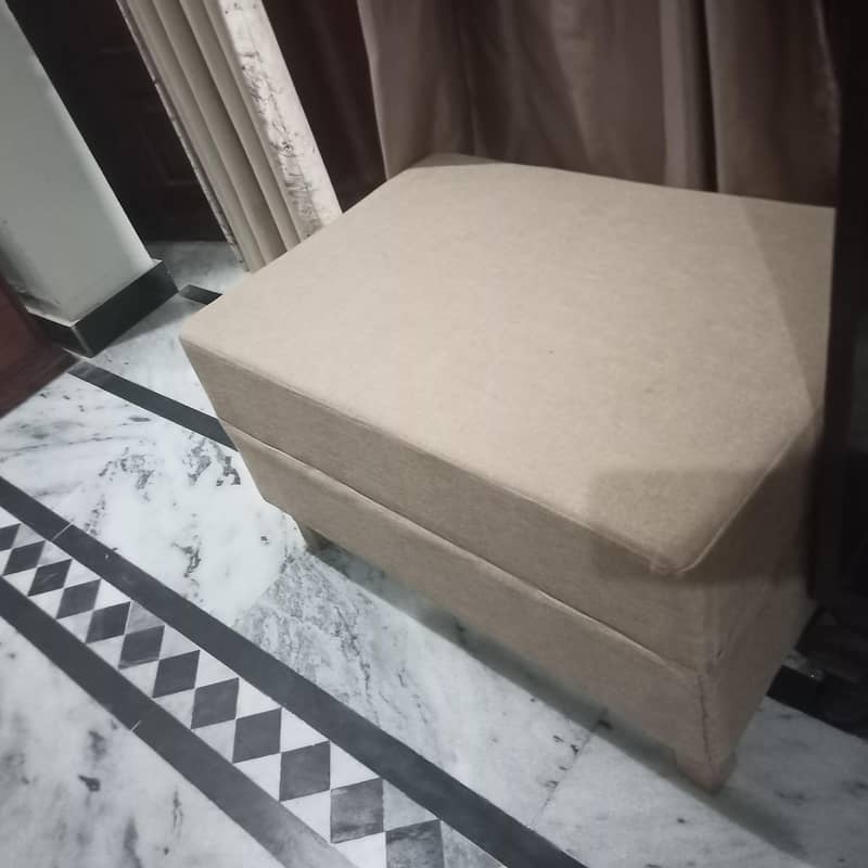 Lshape sofa excellent condition 3