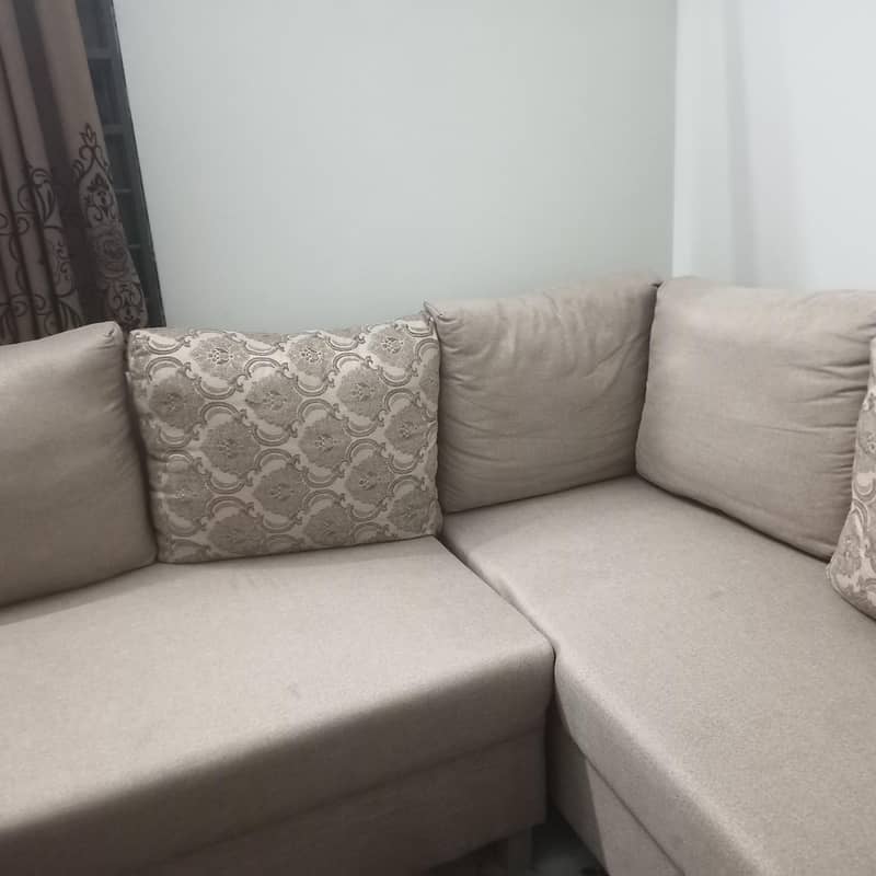 Lshape sofa excellent condition 4