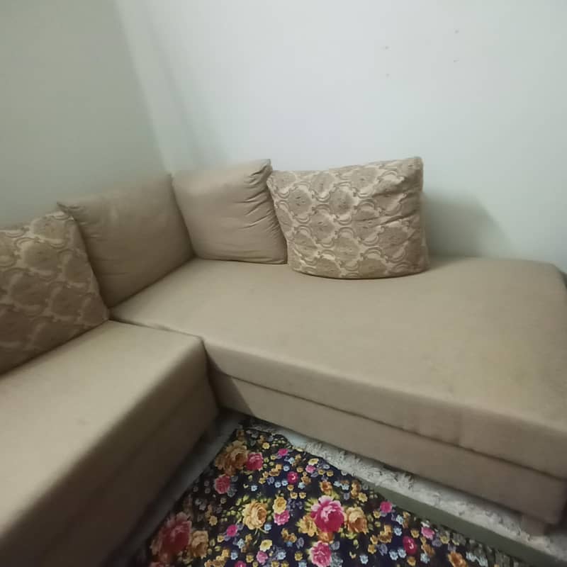 Lshape sofa excellent condition 6