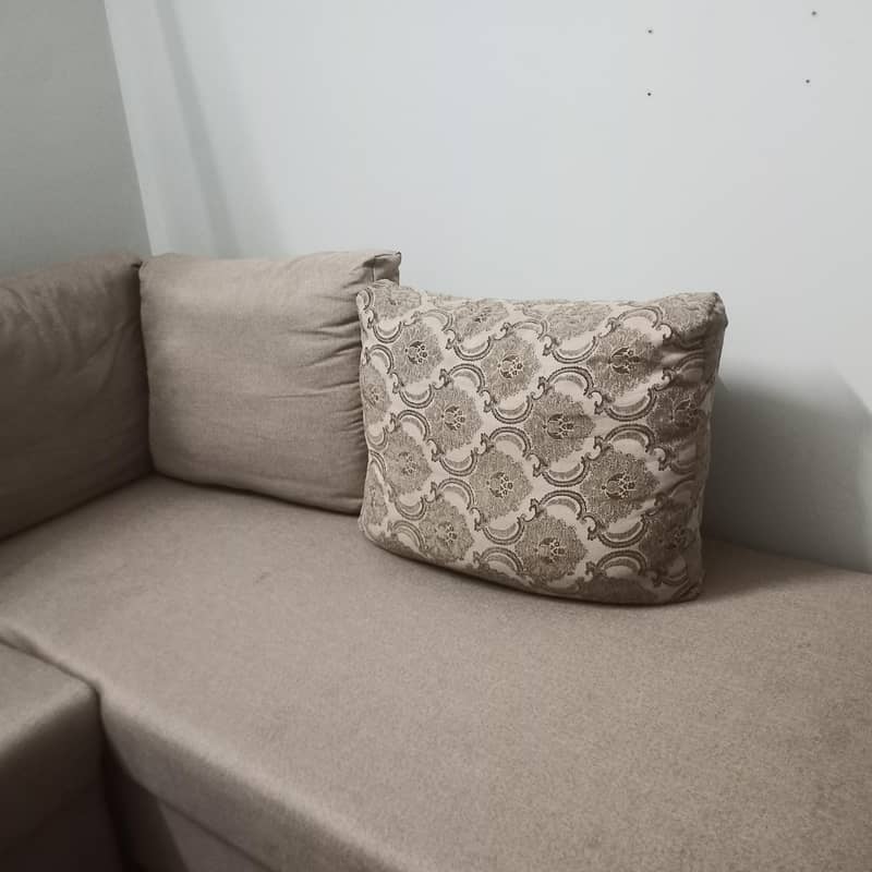 Lshape sofa excellent condition 7