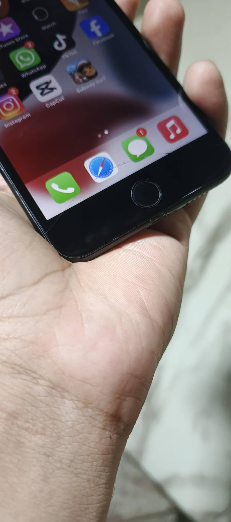 Apple iPhone 7 Plus 2