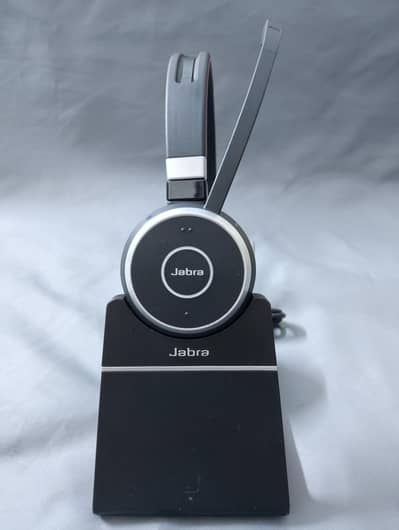 Jabra Evolve 65 SE Bluetooth Headphones with charging stand