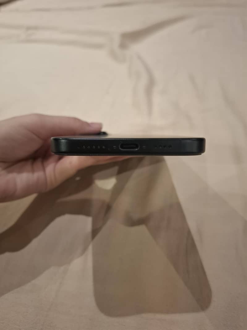 Apple iPhone 16 Plus 2