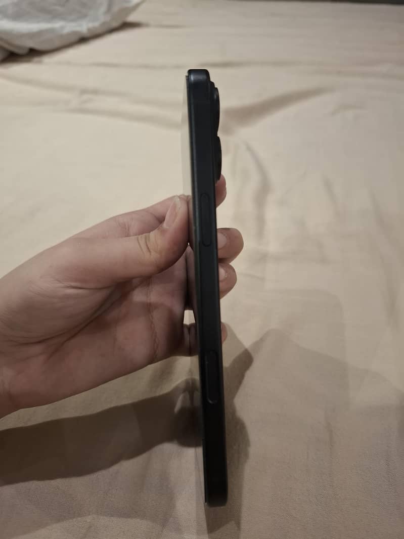 Apple iPhone 16 Plus 3
