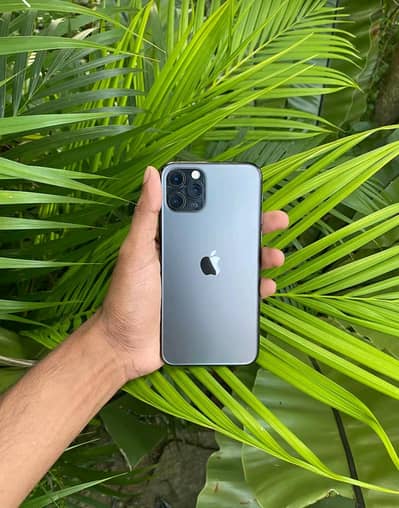 iPhone 11 Pro 64GB | Factory Unlocked | 10/10 Condition