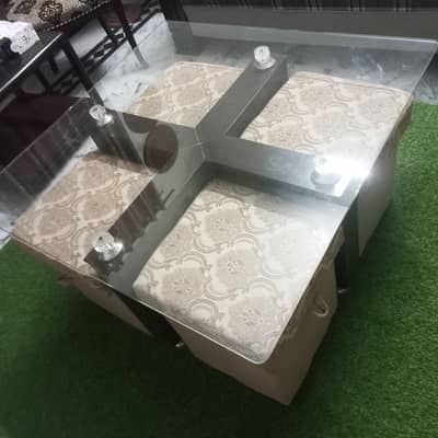 Coffee Center table with stools excellent condition