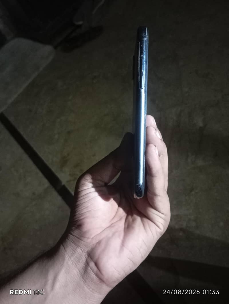Apple iPhone X 4